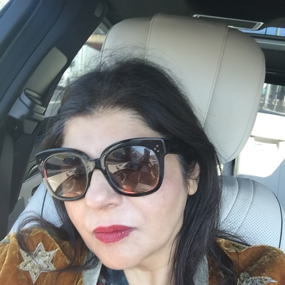 Meet your Posher, Rubab - Picture 1 of 1